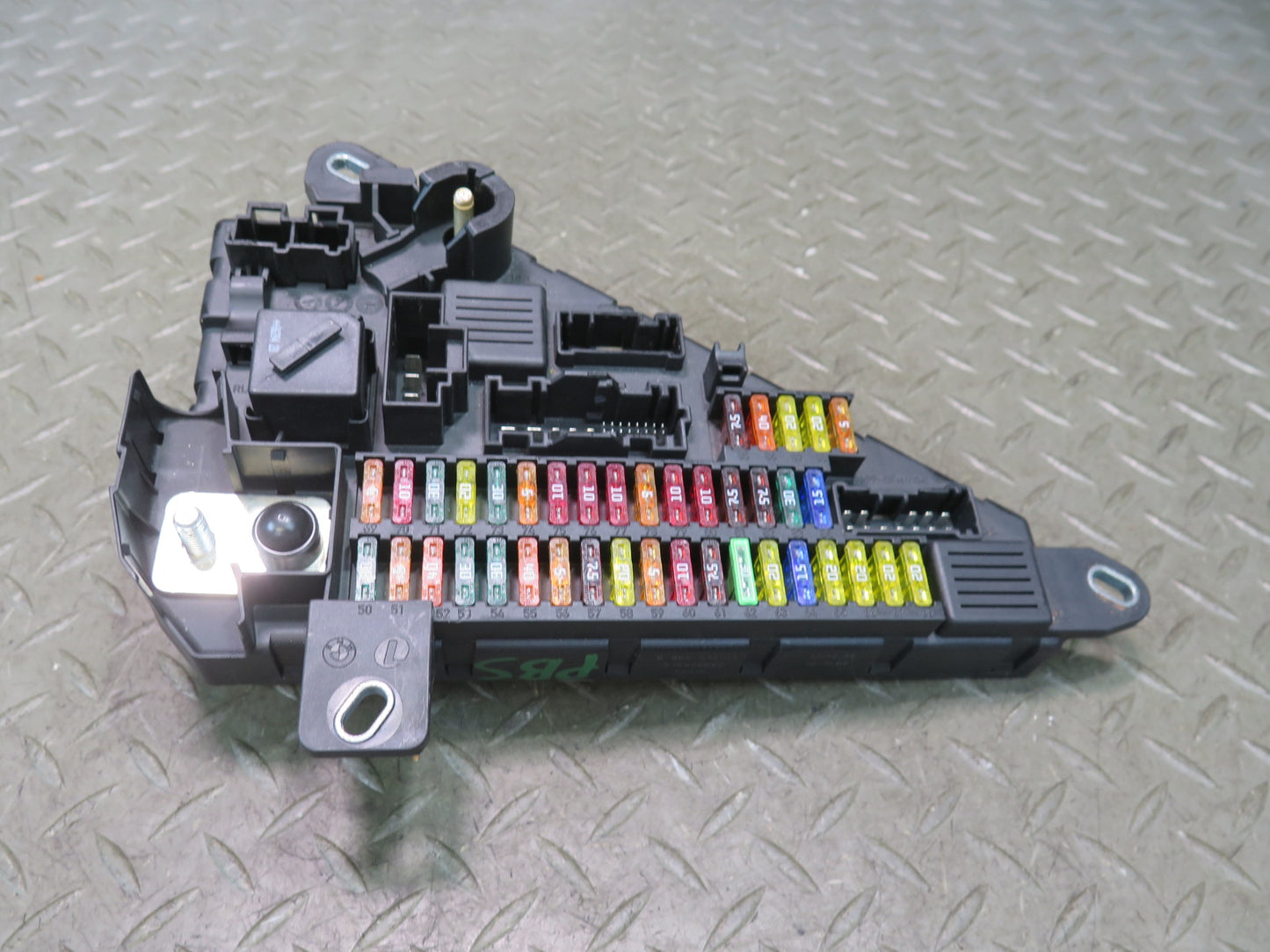 2006-2010 BMW E64 E63 M6 Rear Trunk Power Distribution Fuse Relay Box 6906619