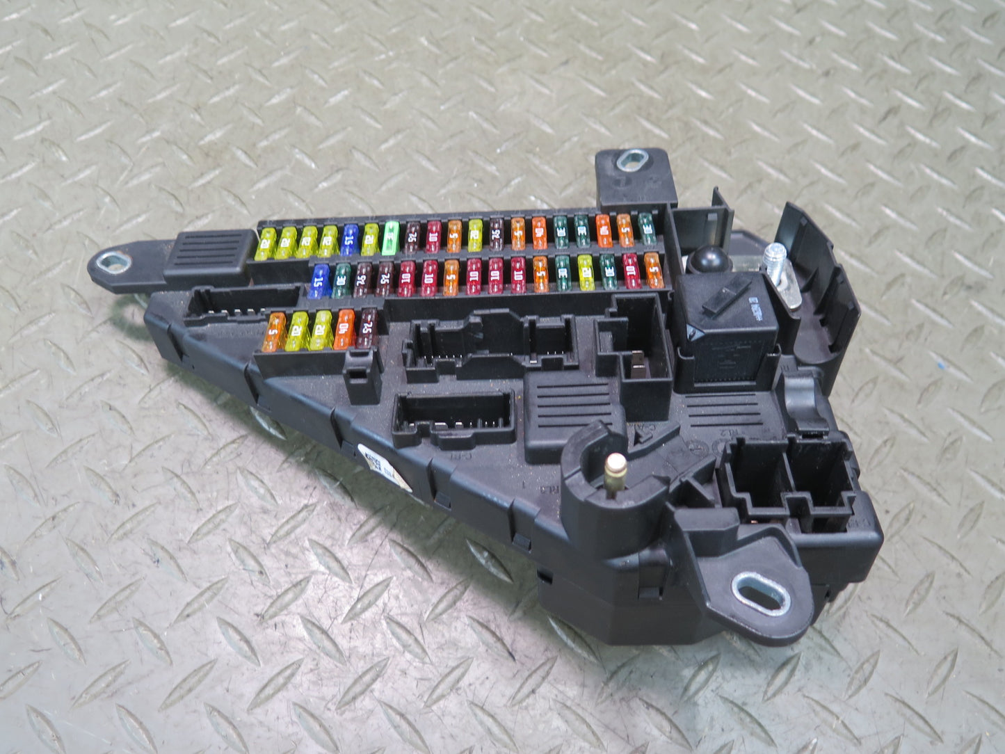 2006-2010 BMW E64 E63 M6 Rear Trunk Power Distribution Fuse Relay Box 6906619