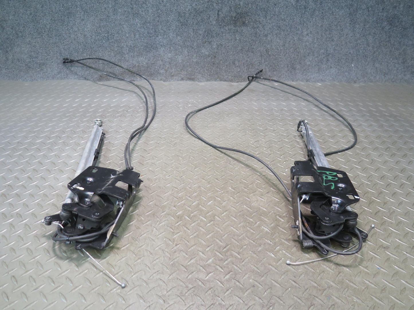 2006-2010 BMW E64 M6 Convertible TOP Roof Left & Right Lock Latch Cylinder Set