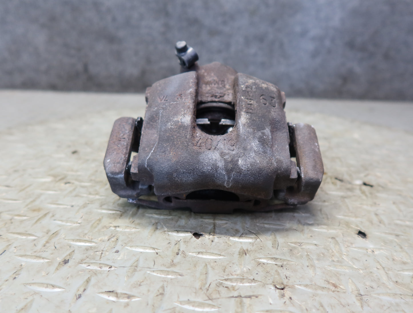 03-08 BMW E86 E85 Z4 3.0L RWD Set of 2 Rear Left & Right Brake Caliper OEM