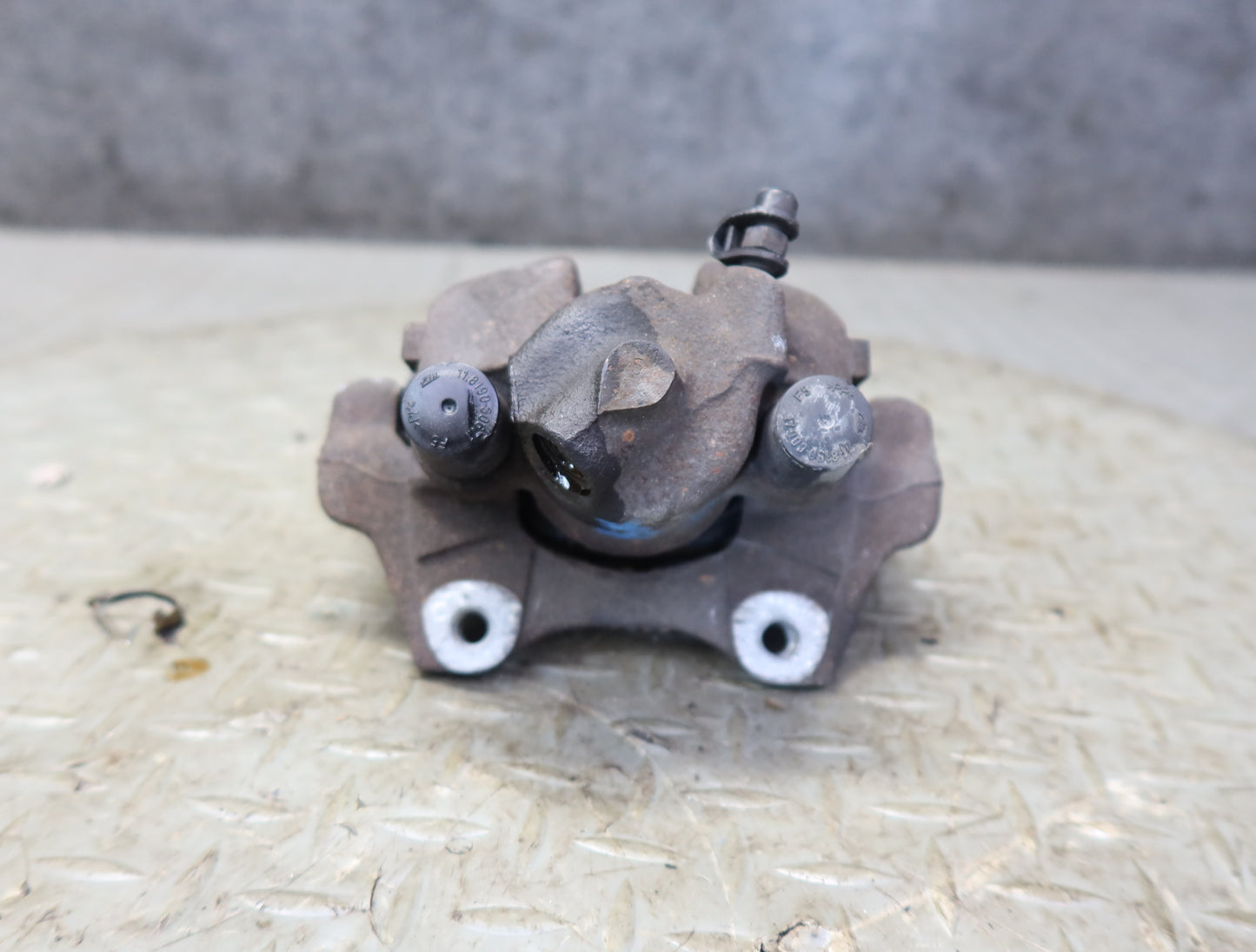 03-08 BMW E86 E85 Z4 3.0L RWD Set of 2 Rear Left & Right Brake Caliper OEM