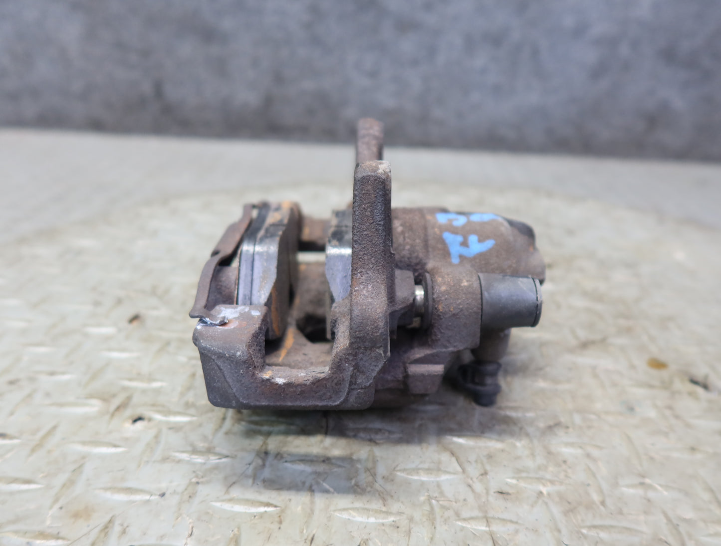 03-08 BMW E86 E85 Z4 3.0L RWD Set of 2 Rear Left & Right Brake Caliper OEM