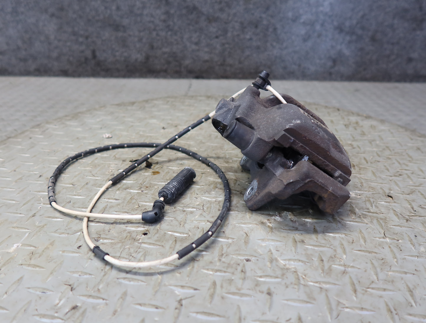 03-08 BMW E86 E85 Z4 3.0L RWD Set of 2 Rear Left & Right Brake Caliper OEM