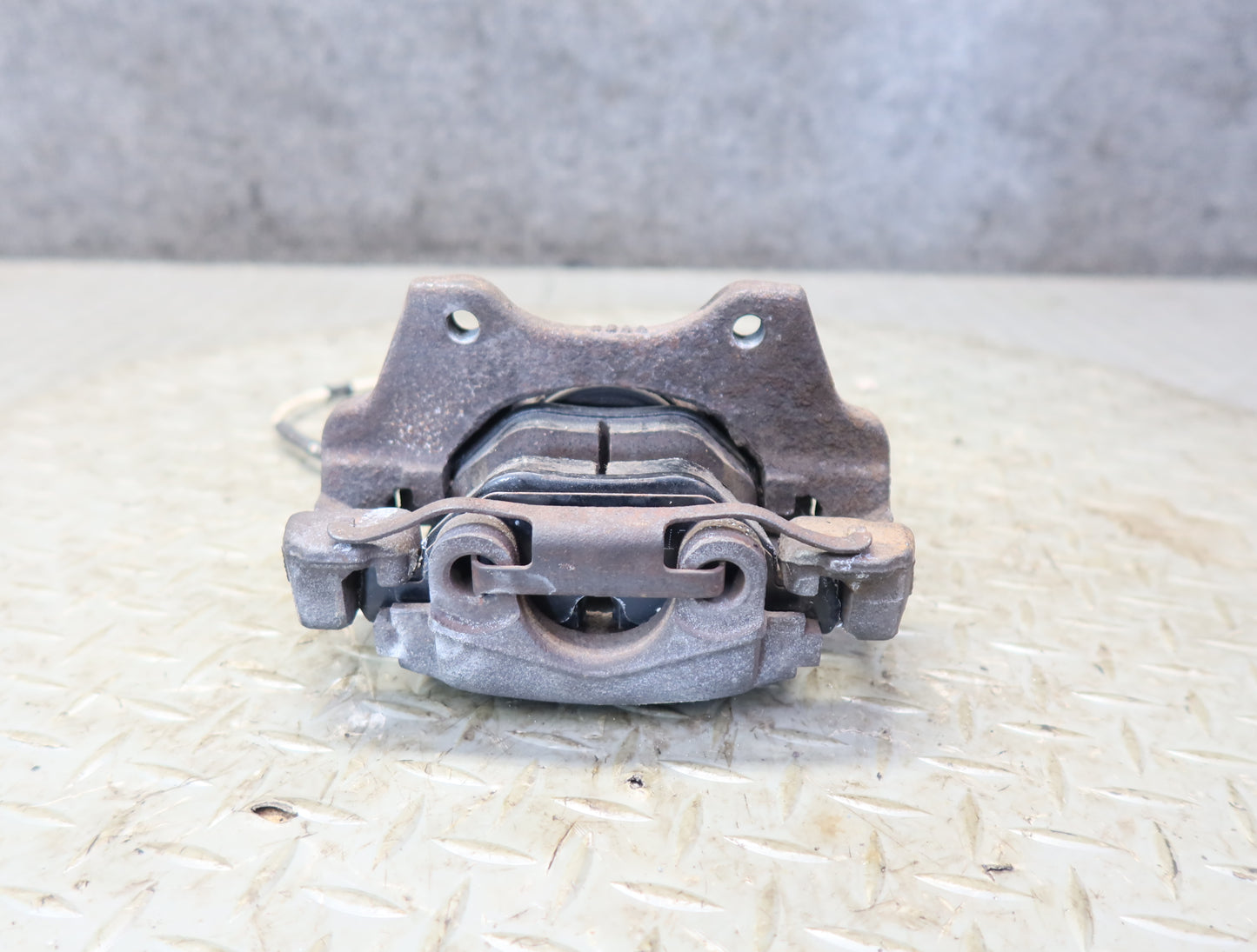 03-08 BMW E86 E85 Z4 3.0L RWD Set of 2 Rear Left & Right Brake Caliper OEM