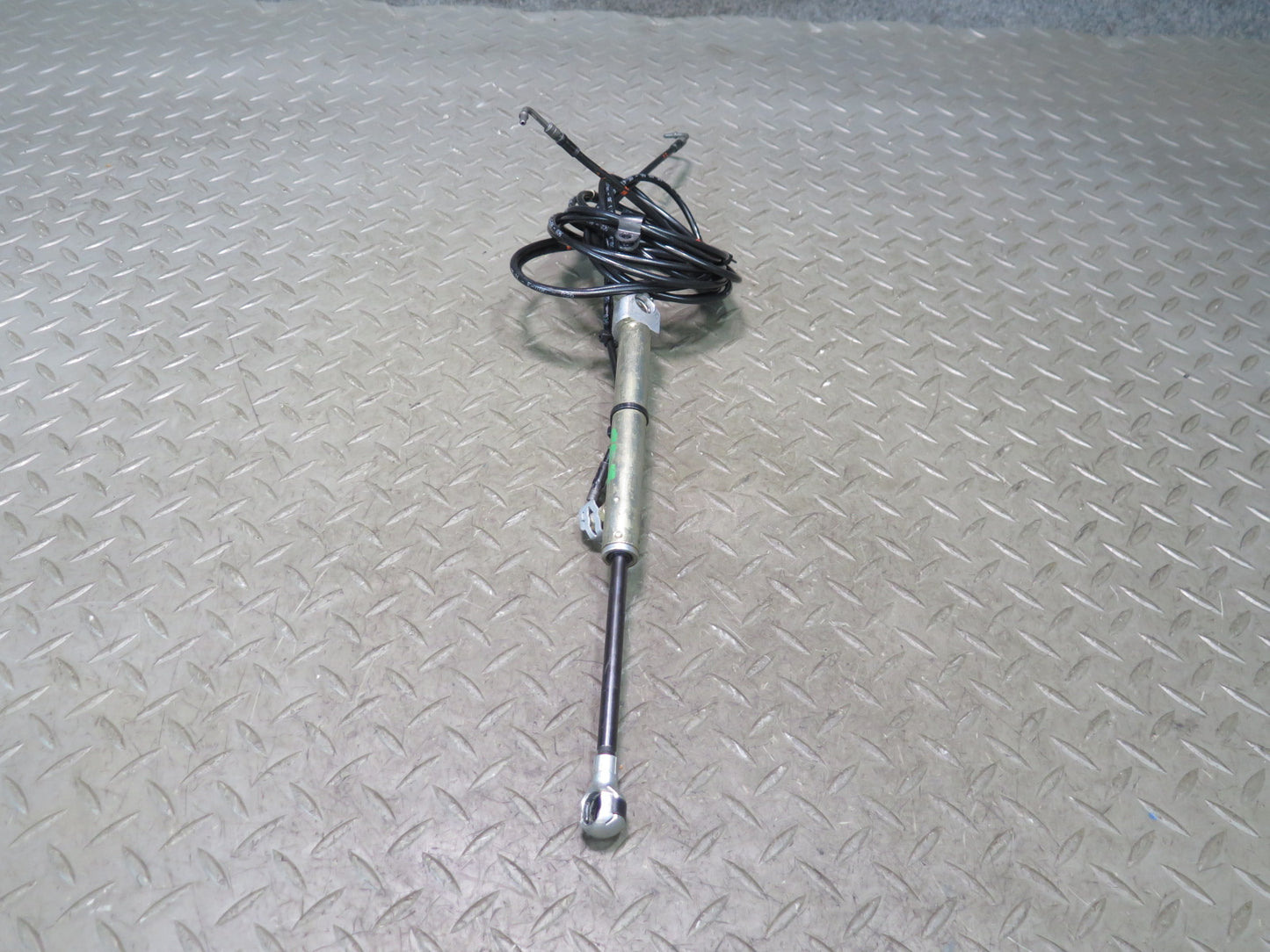 2006-2010 BMW E64 M6 Convertible TOP Roof Rear Right Hydraulic Cylinder