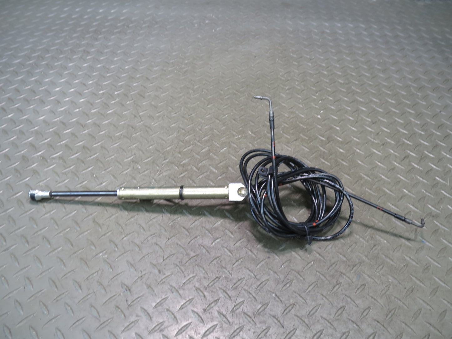 2006-2010 BMW E64 M6 Convertible TOP Roof Rear Right Hydraulic Cylinder