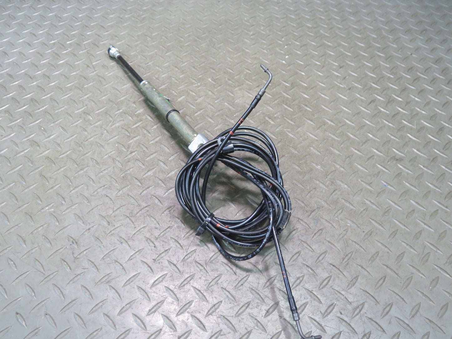 2006-2010 BMW E64 M6 Convertible TOP Roof Rear Right Hydraulic Cylinder