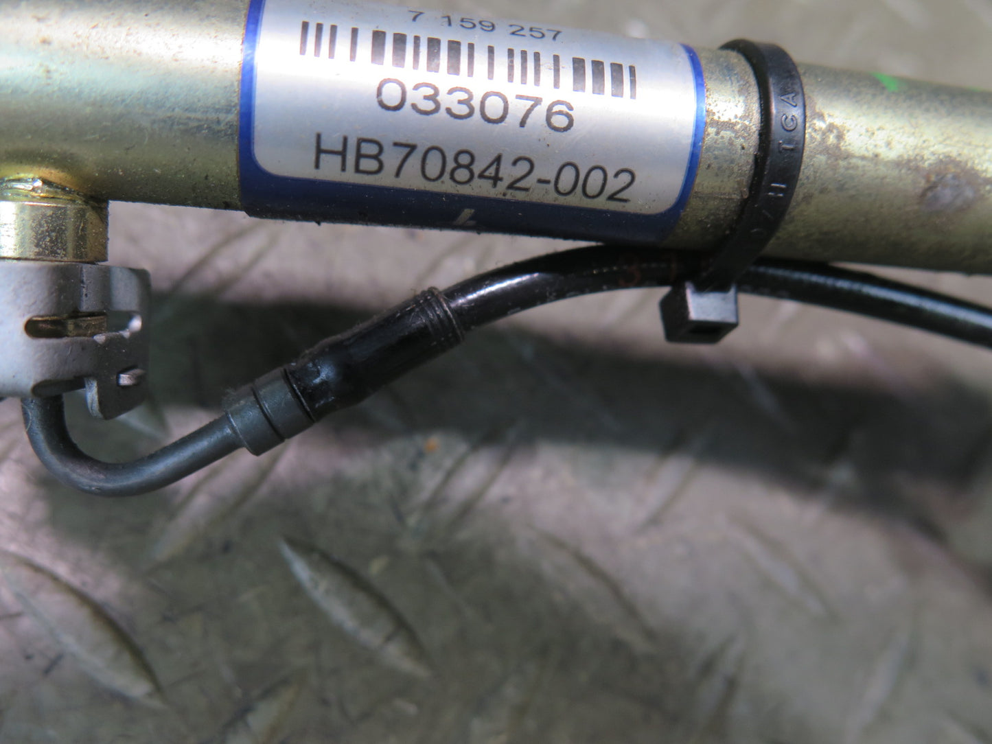 2006-2010 BMW E64 M6 Convertible TOP Roof Rear Left Hydraulic Cylinder 7159257