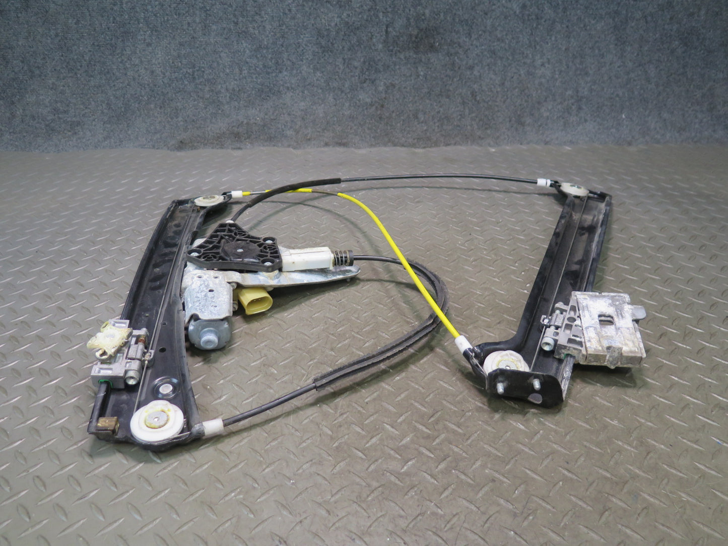 2006-2010 BMW E63 E64 M6 Left Door Window Regulator w Motor