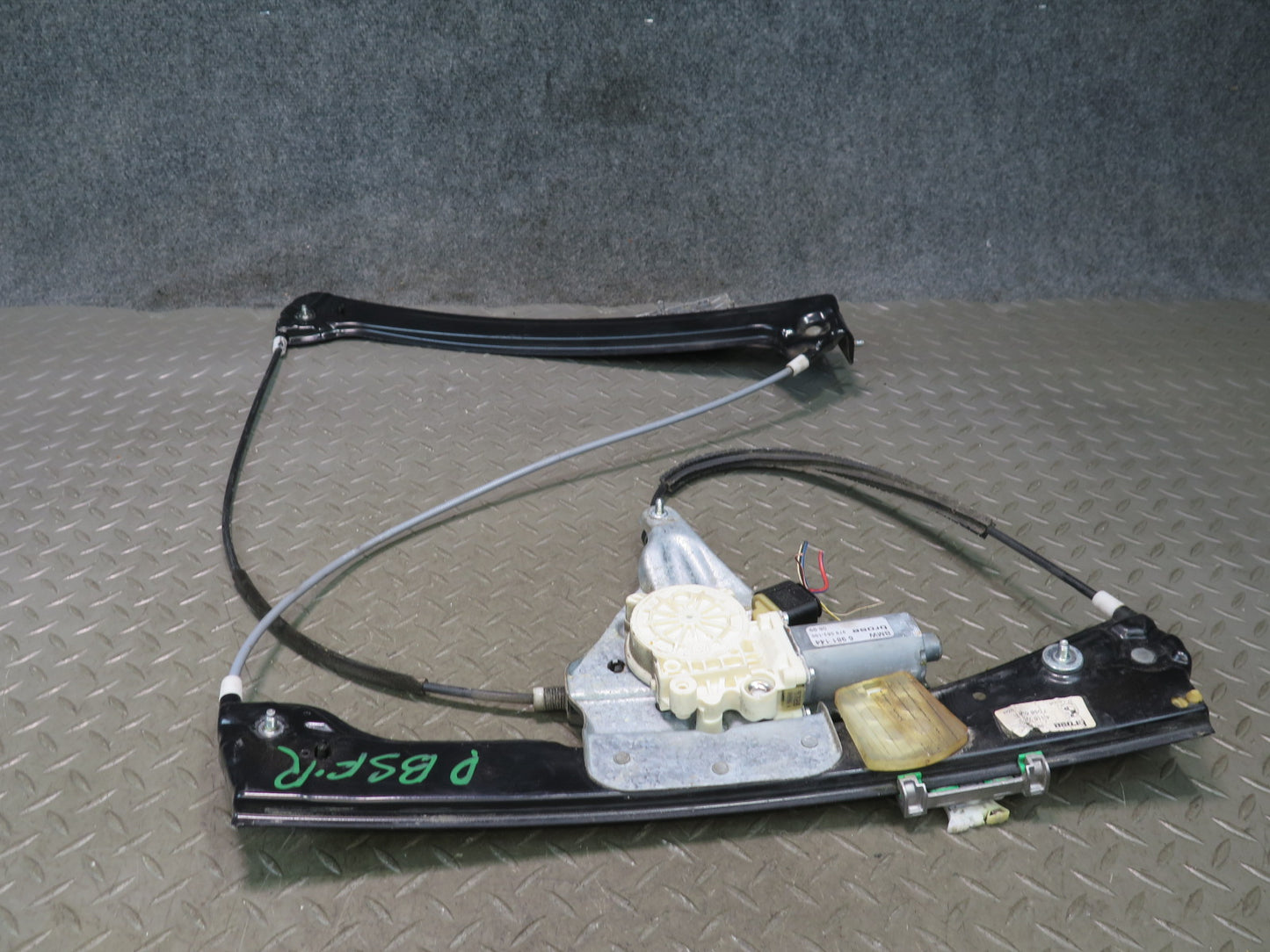 2006-2010 BMW E63 E64 M6 Right Door Window Regulator w Motor