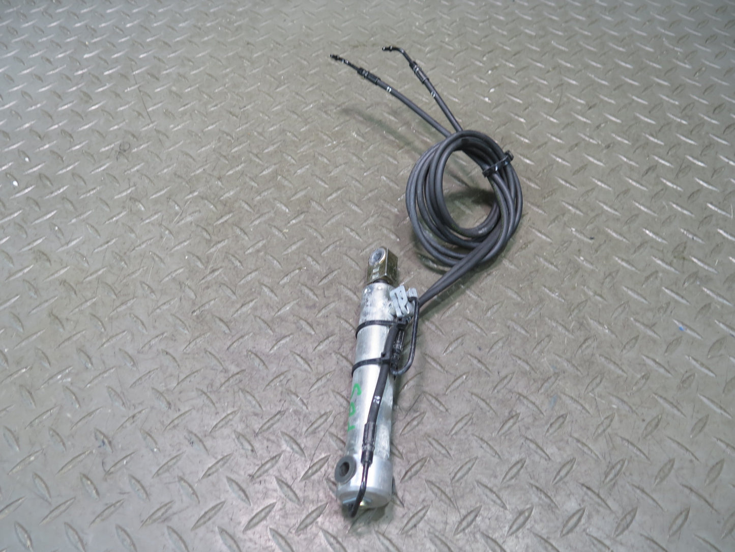 2006-2010 BMW E64 M6 Convertible TOP Roof Rear Right Hydraulic Cylinder