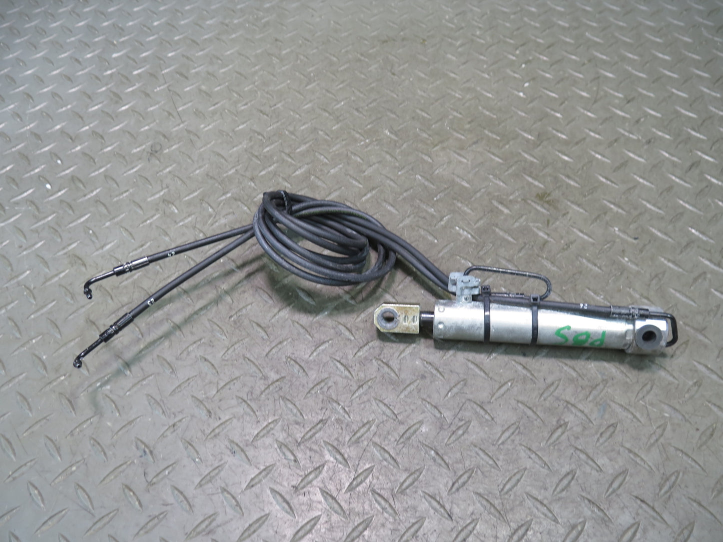 2006-2010 BMW E64 M6 Convertible TOP Roof Rear Right Hydraulic Cylinder
