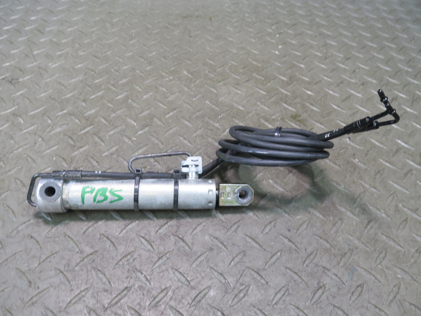 2006-2010 BMW E64 M6 Convertible TOP Roof Rear Left Hydraulic Cylinder