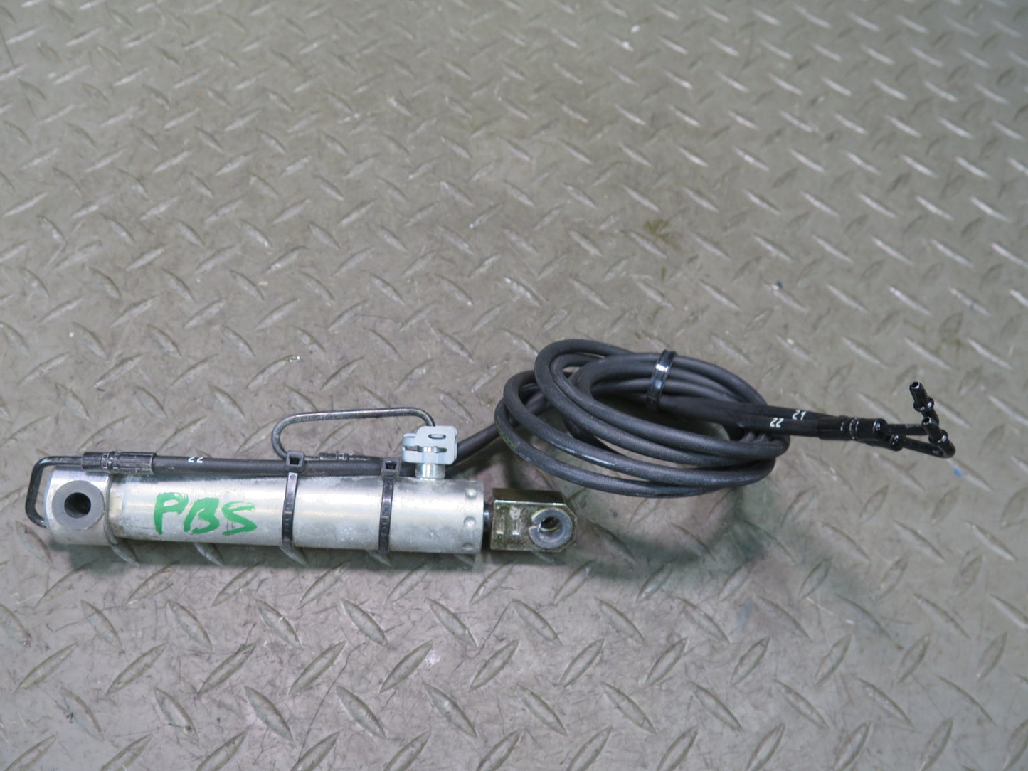 2006-2010 BMW E64 M6 Convertible TOP Roof Rear Left Hydraulic Cylinder
