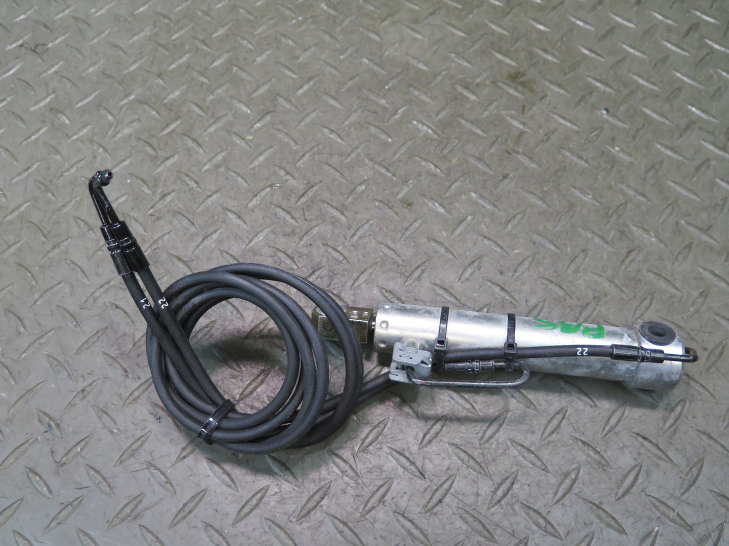 2006-2010 BMW E64 M6 Convertible TOP Roof Rear Left Hydraulic Cylinder