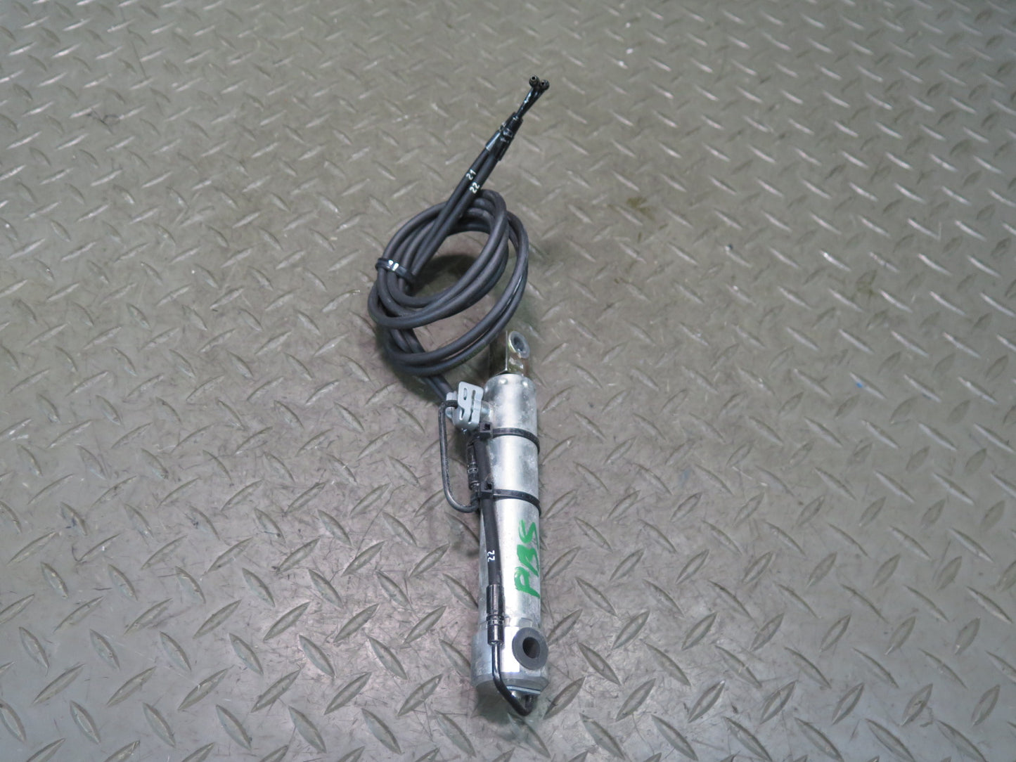 2006-2010 BMW E64 M6 Convertible TOP Roof Rear Left Hydraulic Cylinder