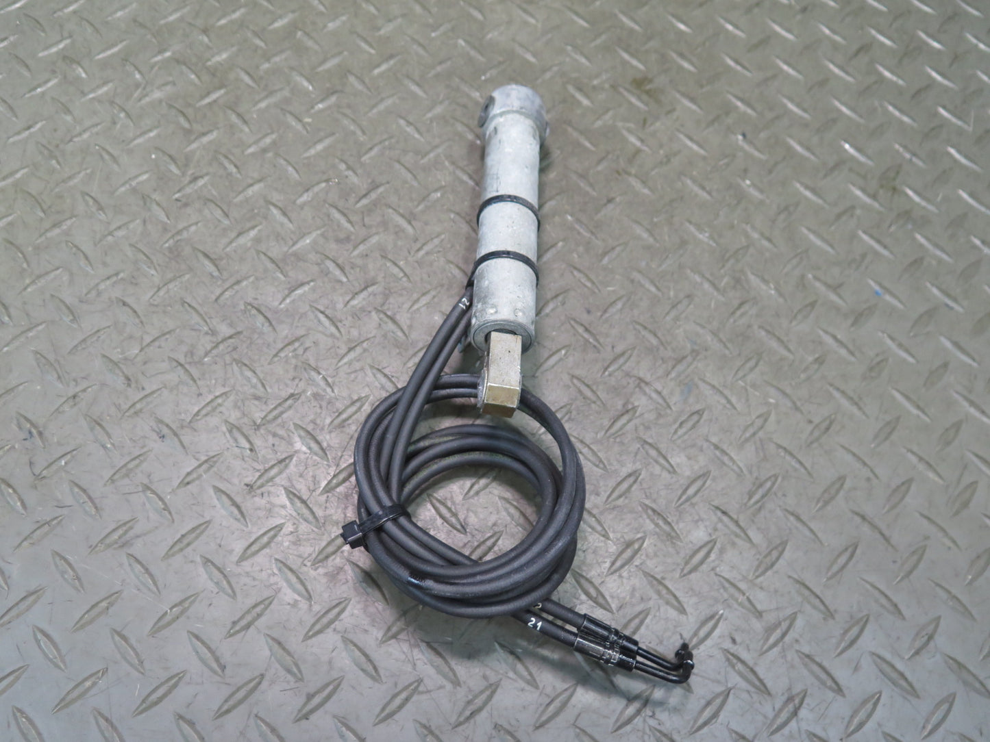 2006-2010 BMW E64 M6 Convertible TOP Roof Rear Left Hydraulic Cylinder
