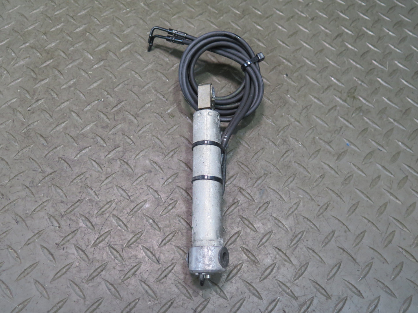 2006-2010 BMW E64 M6 Convertible TOP Roof Rear Left Hydraulic Cylinder