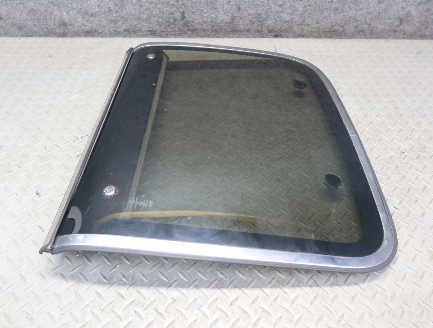 85-89 Nissan Z31 300ZX 2+0 Left T-top Roof Glass Panel w Lock Latch & Trim OEM