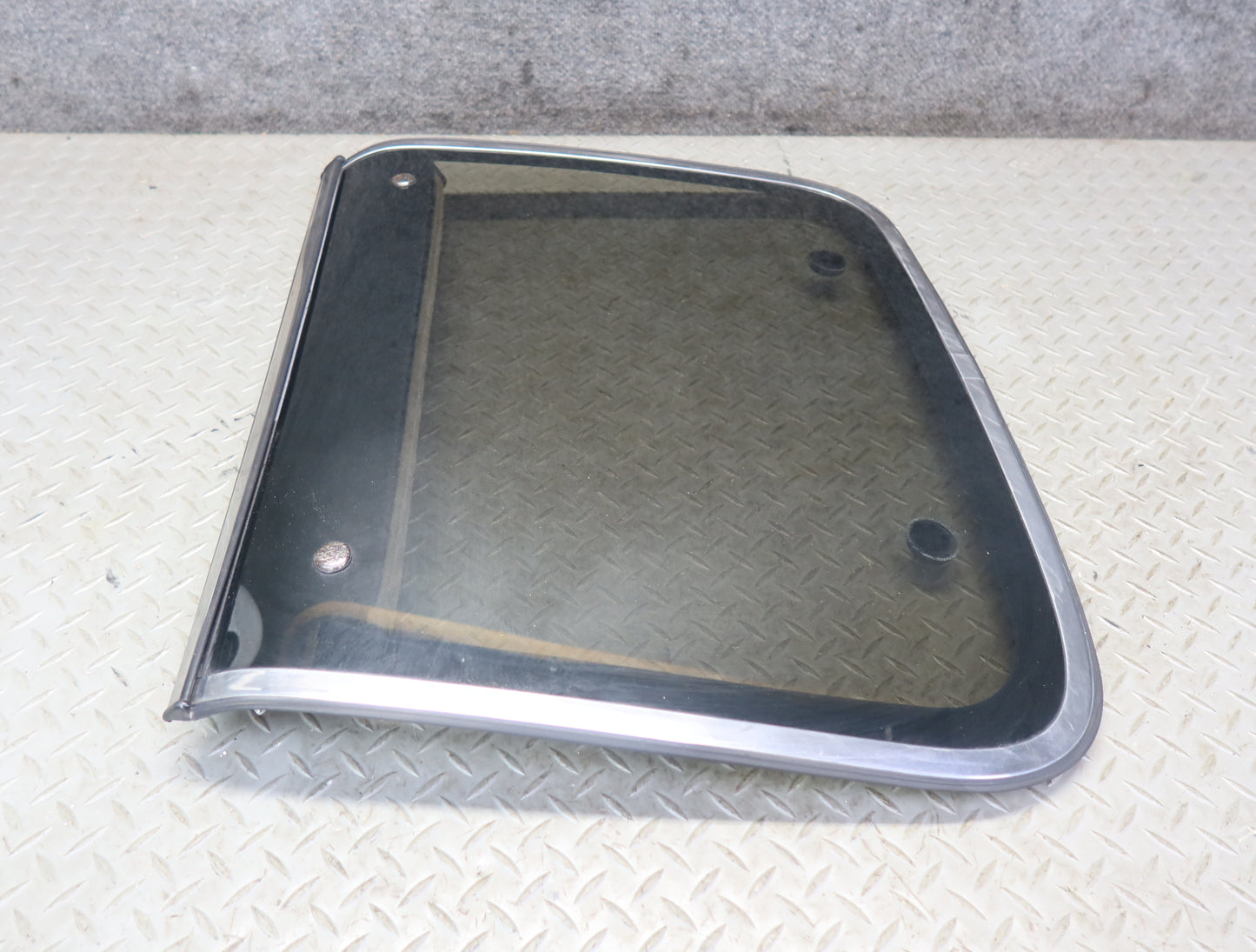 85-89 Nissan Z31 300ZX 2+0 Right T-top Roof Glass Panel w Lock Latch & Trim OEM