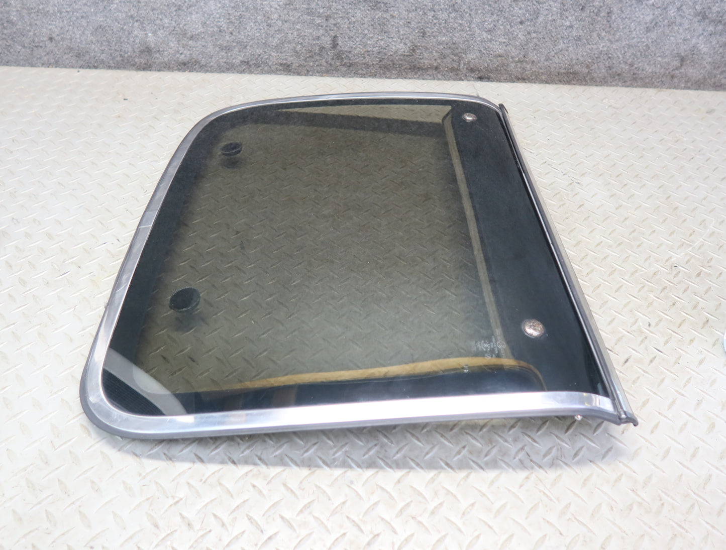 85-89 Nissan Z31 300ZX 2+0 Right T-top Roof Glass Panel w Lock Latch & Trim OEM