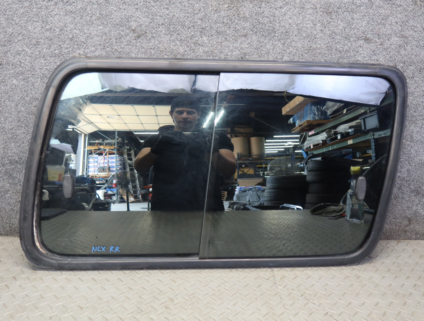1996-1997 Lexus FZJ80L LX450 Rear Right Quarter Glass Window