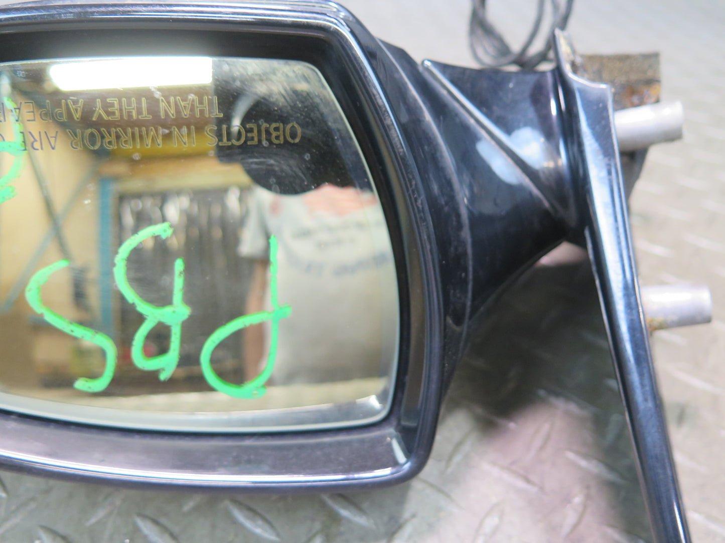 06-10 BMW E64 E63 M6 Right Auto Dim Side View Mirror Glass Discoloration