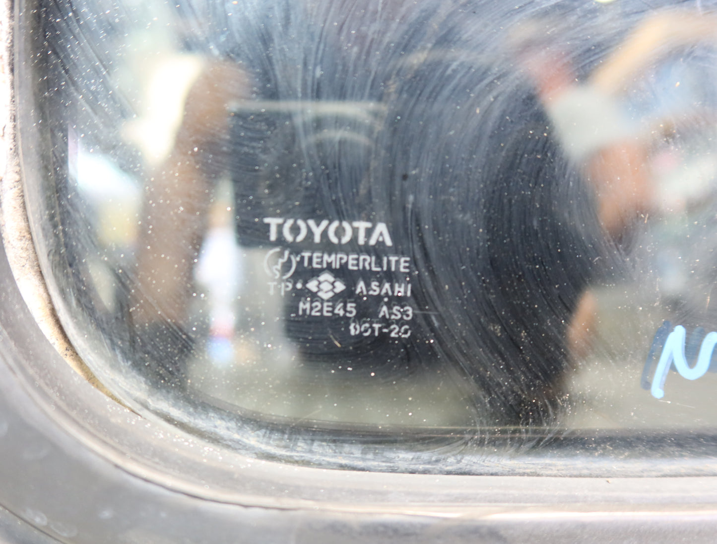 1996-1997 Lexus FZJ80L LX450 Rear Right Quarter Glass Window