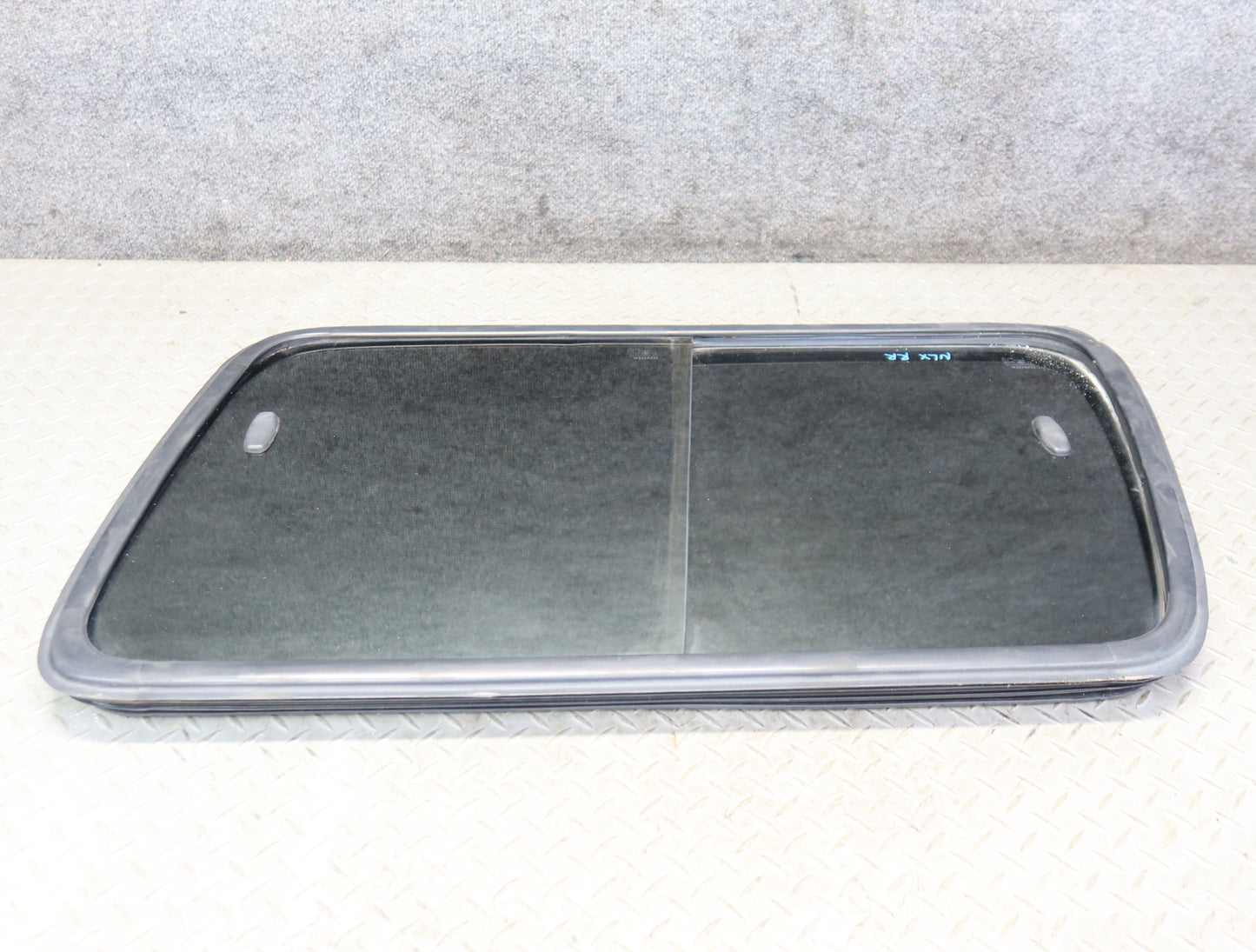 1996-1997 Lexus FZJ80L LX450 Rear Right Quarter Glass Window
