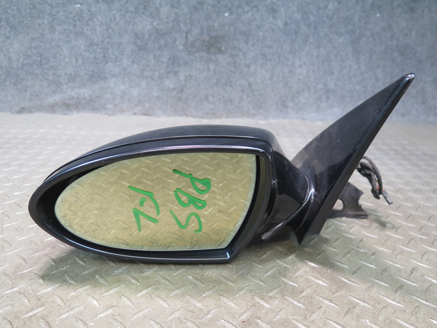 06-10 BMW E64 E63 M6 Left Exterior Auto Dim Side View Mirror Glass Discoloration