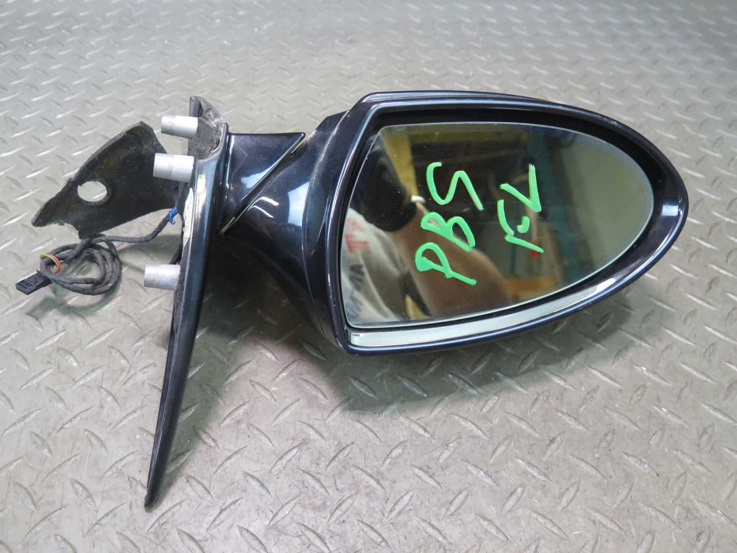 06-10 BMW E64 E63 M6 Left Exterior Auto Dim Side View Mirror Glass Discoloration