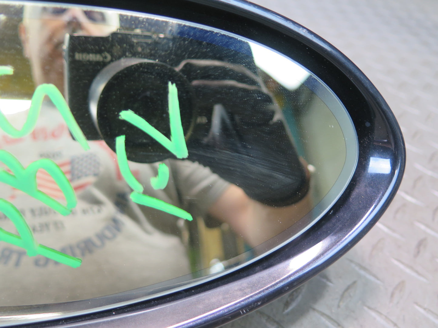 06-10 BMW E64 E63 M6 Left Exterior Auto Dim Side View Mirror Glass Discoloration