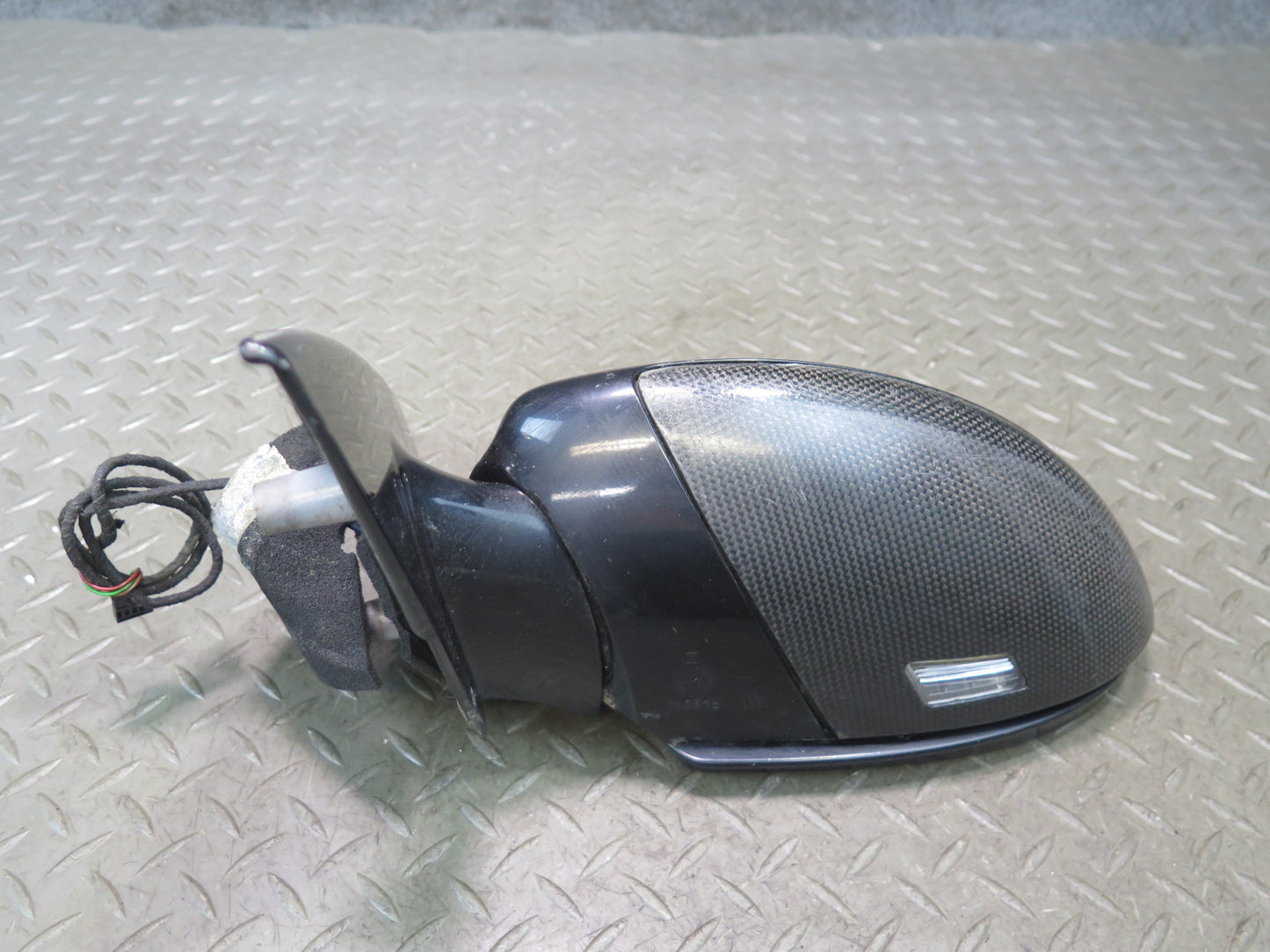 06-10 BMW E64 E63 M6 Left Exterior Auto Dim Side View Mirror Glass Discoloration
