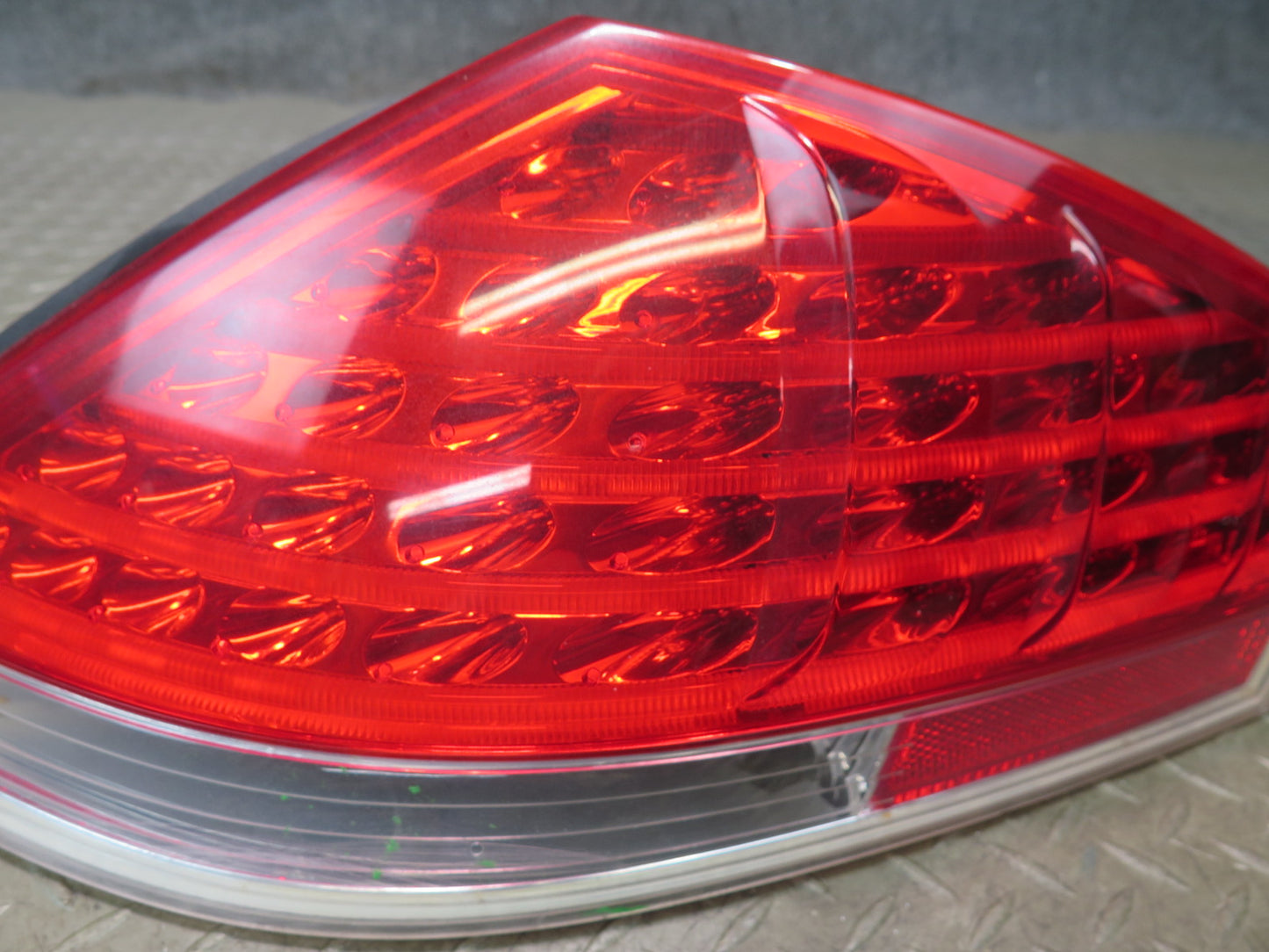 2006-2007 BMW E63 E64 M6 Rear Right Tail Light Lamp