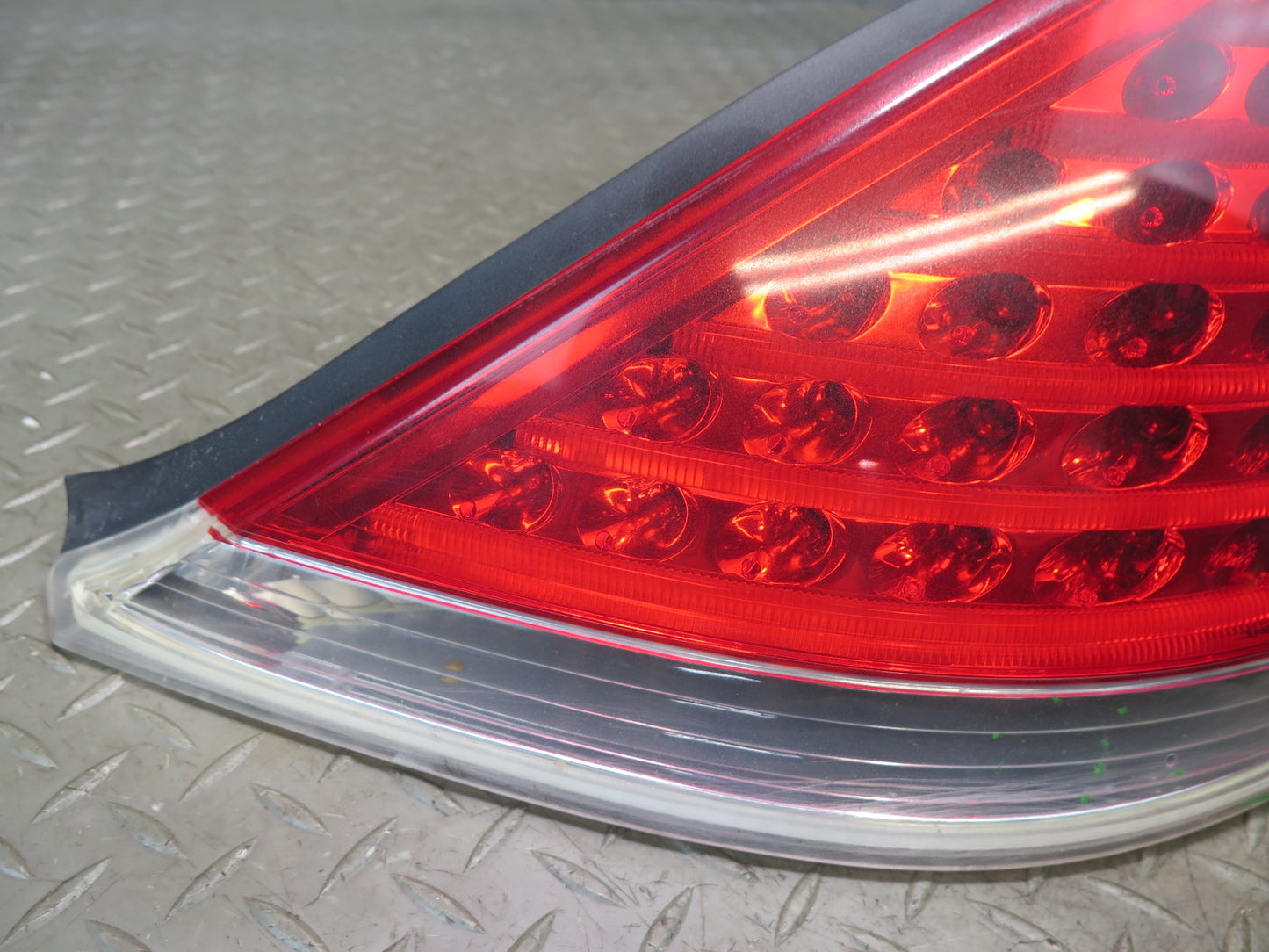 2006-2007 BMW E63 E64 M6 Rear Right Tail Light Lamp