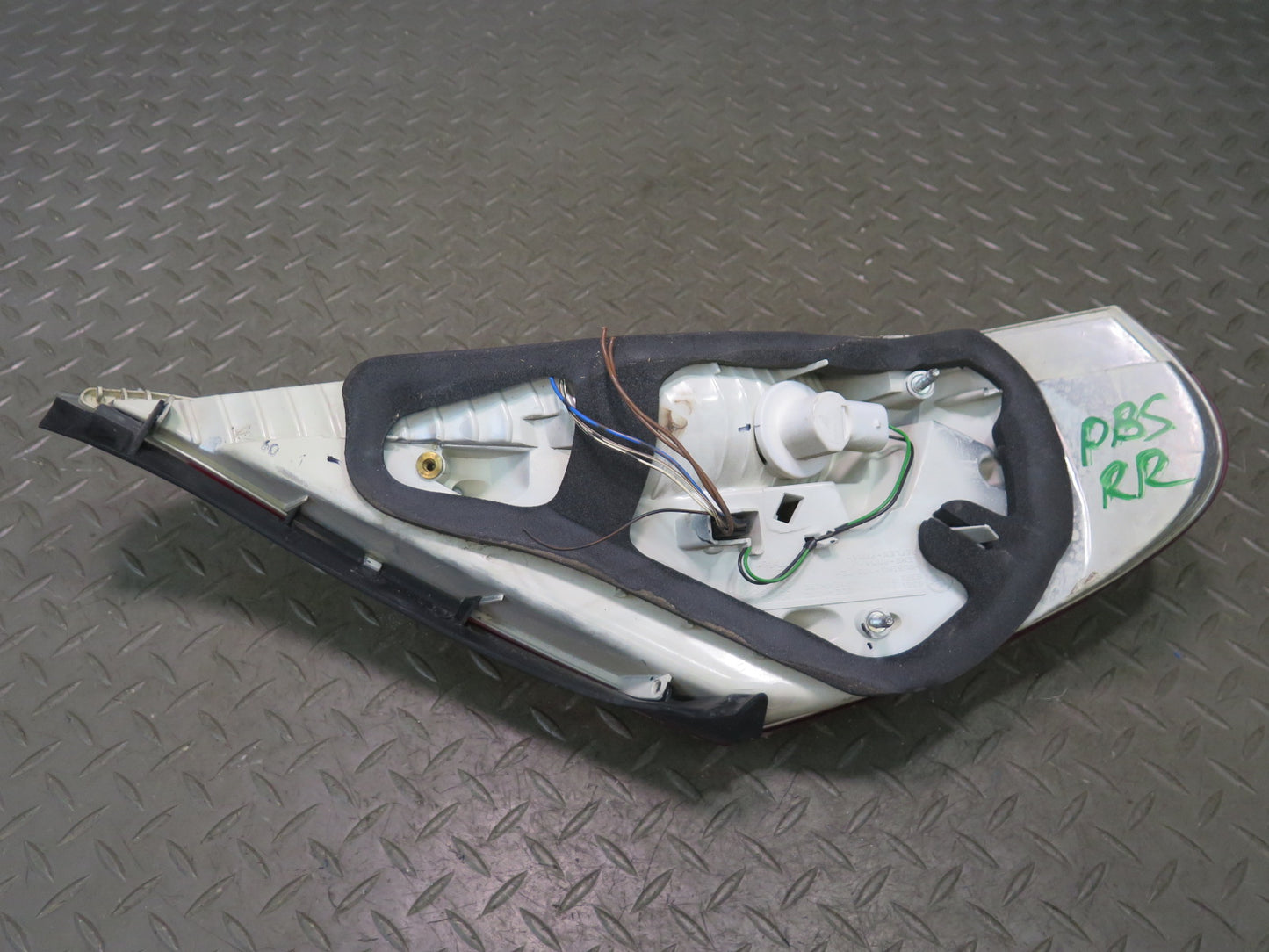 2006-2007 BMW E63 E64 M6 Rear Right Tail Light Lamp