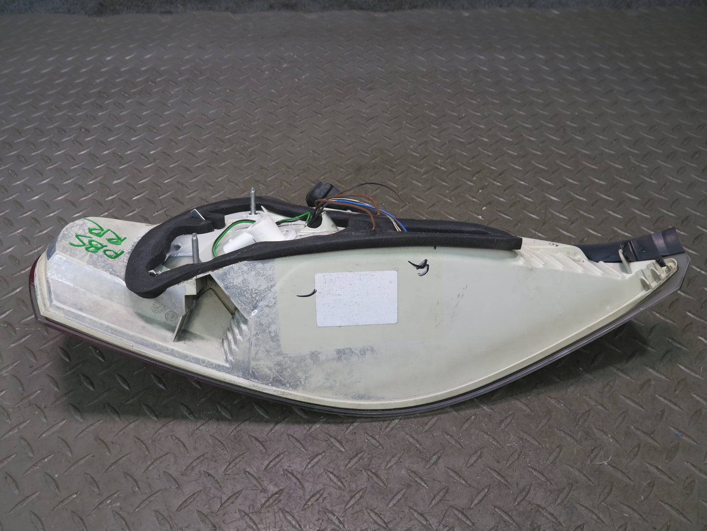 2006-2007 BMW E63 E64 M6 Rear Right Tail Light Lamp