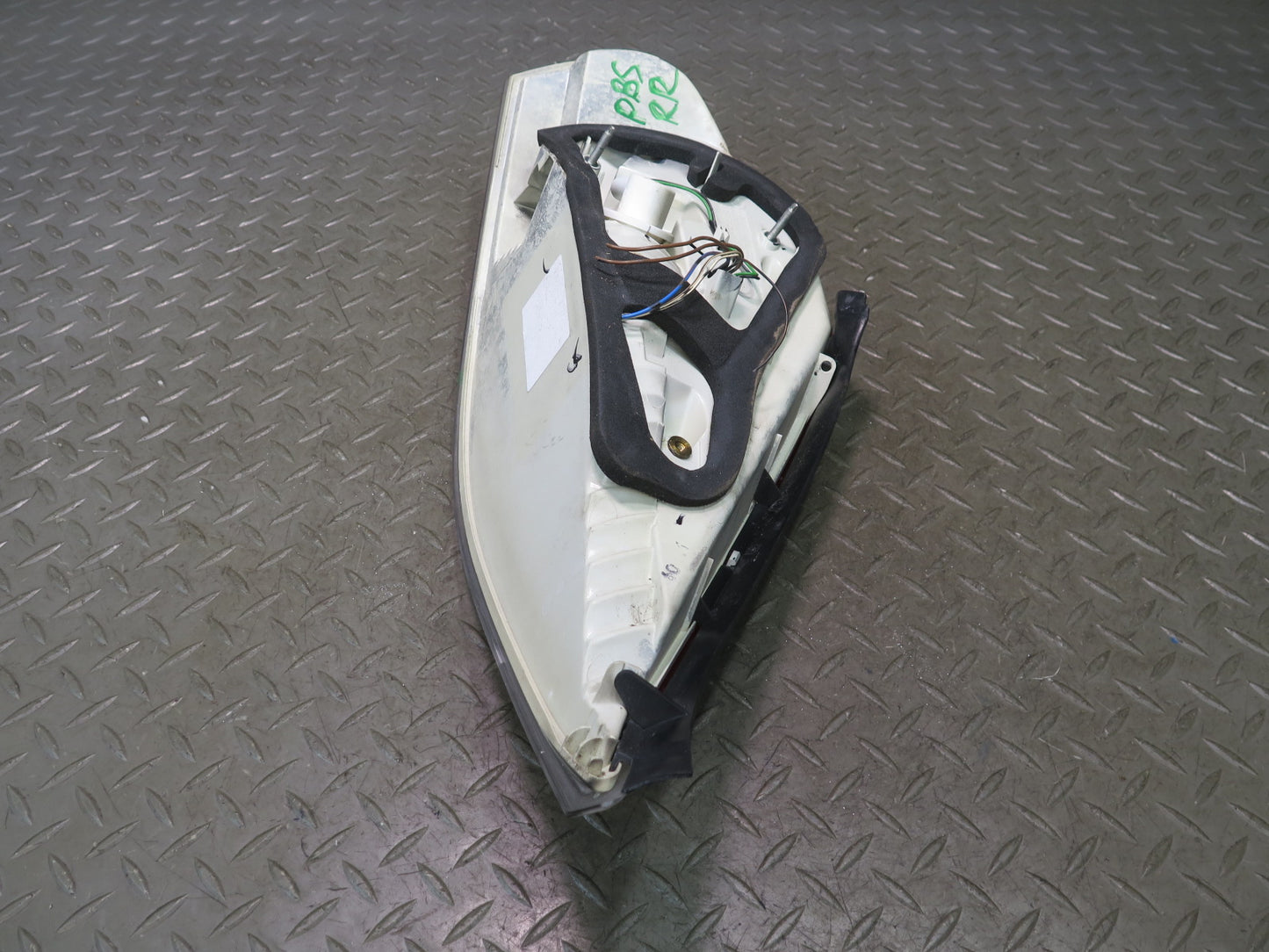 2006-2007 BMW E63 E64 M6 Rear Right Tail Light Lamp