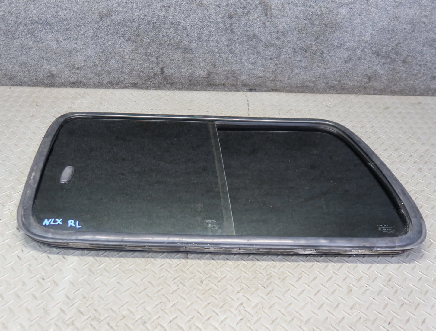 1996-1997 Lexus FZJ80L LX450 Rear Left Quarter Glass Window