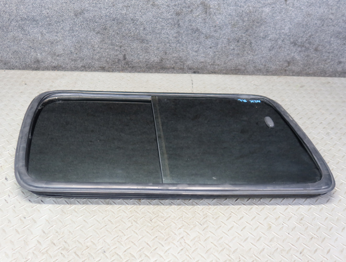 1996-1997 Lexus FZJ80L LX450 Rear Left Quarter Glass Window