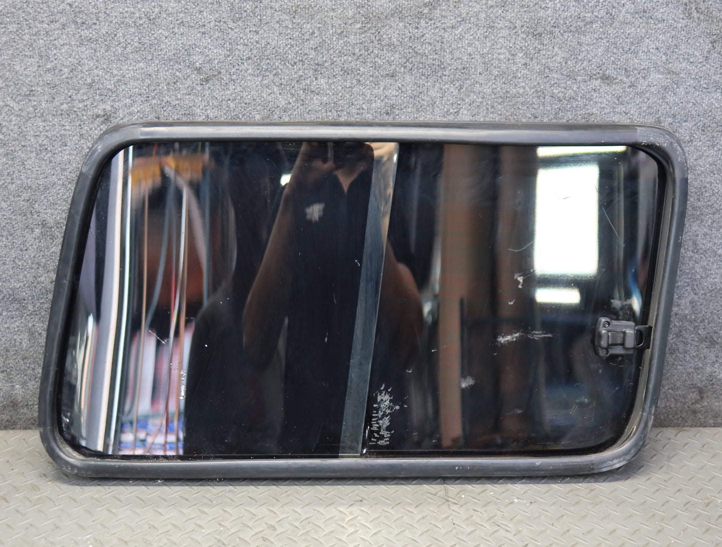 1996-1997 Lexus FZJ80L LX450 Rear Left Quarter Glass Window