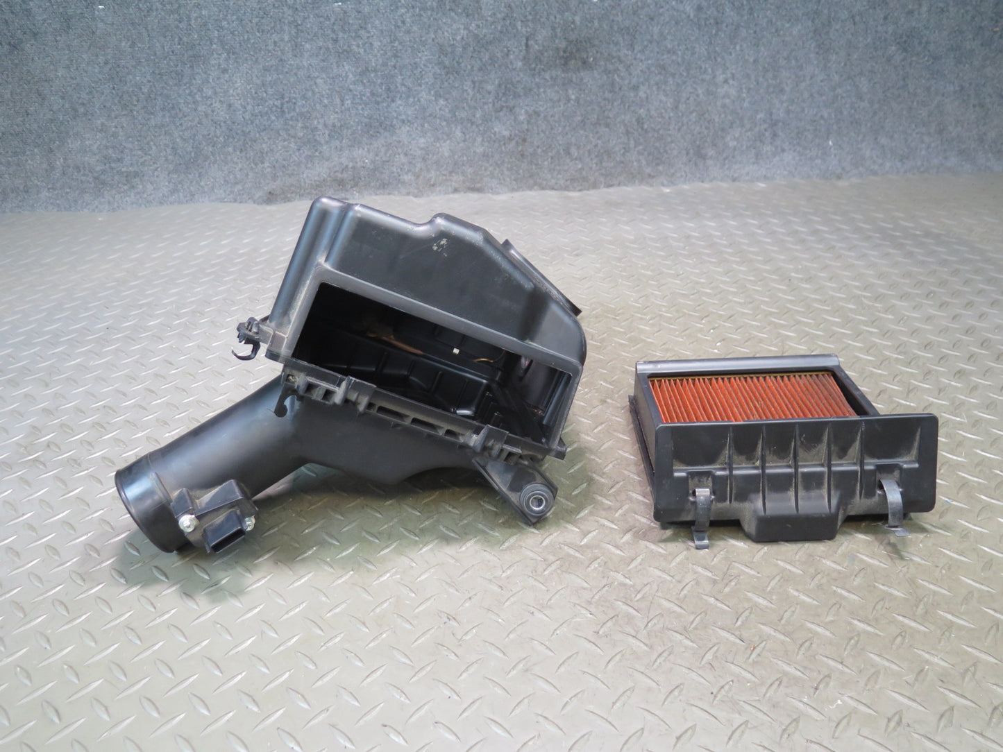 09-20 Nissan Z34 370Z Right Air Intake Cleaner Filter Box w MAF Sensor OEM