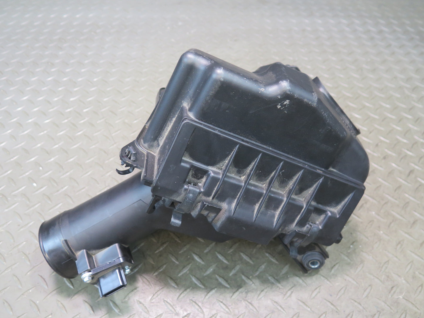 09-20 Nissan Z34 370Z Right Air Intake Cleaner Filter Box w MAF Sensor OEM
