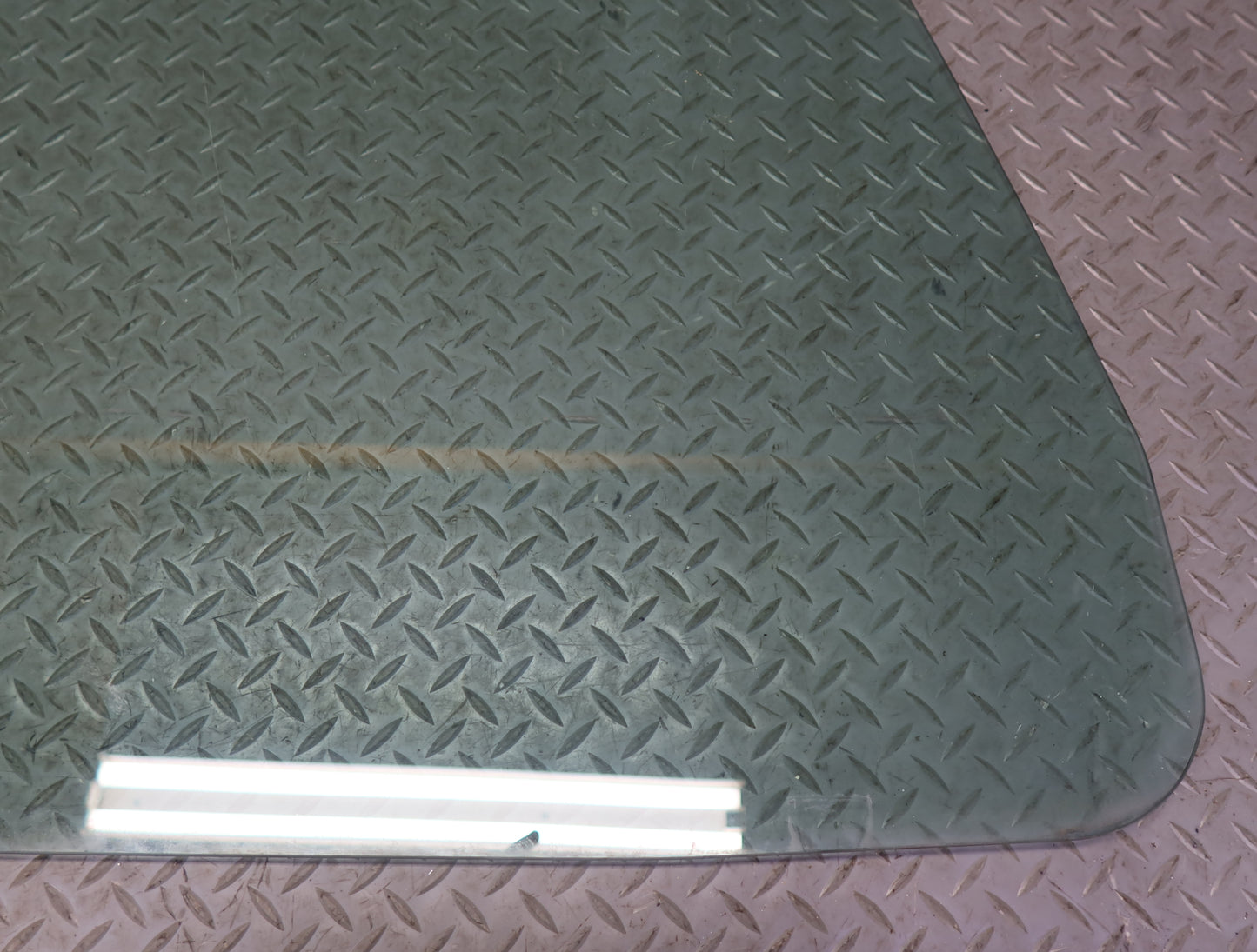 2003-2009 Hummer H2 Front Left Door Glass Window