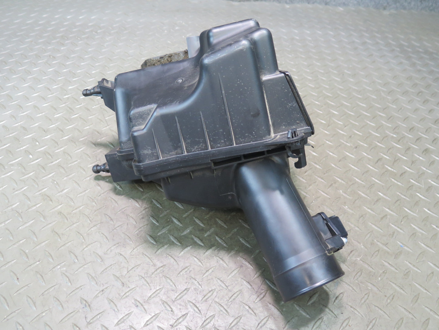 09-20 Nissan Z34 370Z Right Air Intake Cleaner Filter Box w MAF Sensor OEM