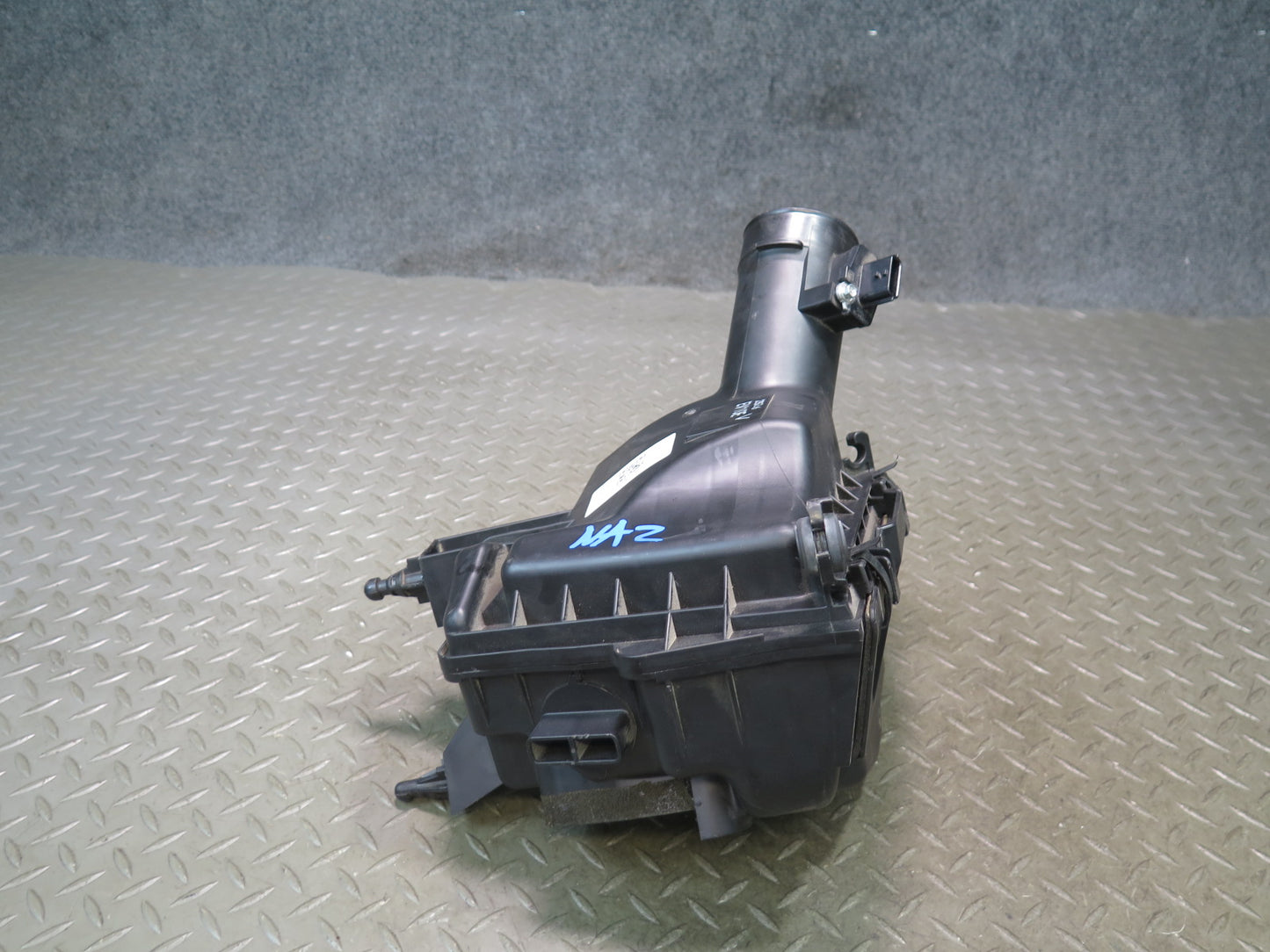 09-20 Nissan Z34 370Z Right Air Intake Cleaner Filter Box w MAF Sensor OEM