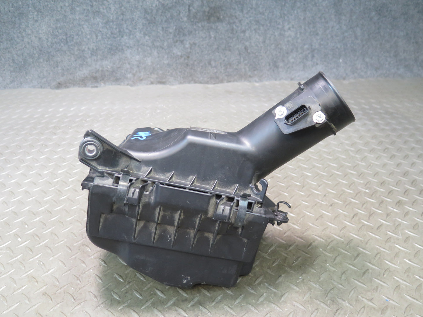 09-20 Nissan Z34 370Z Right Air Intake Cleaner Filter Box w MAF Sensor OEM