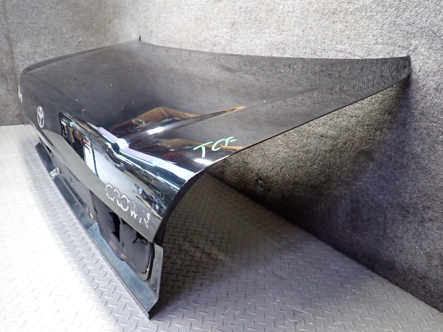 99-01 Toyota Crown JZS175 Rear Trunk Deck Lid Shell Cover Panel Black OEM
