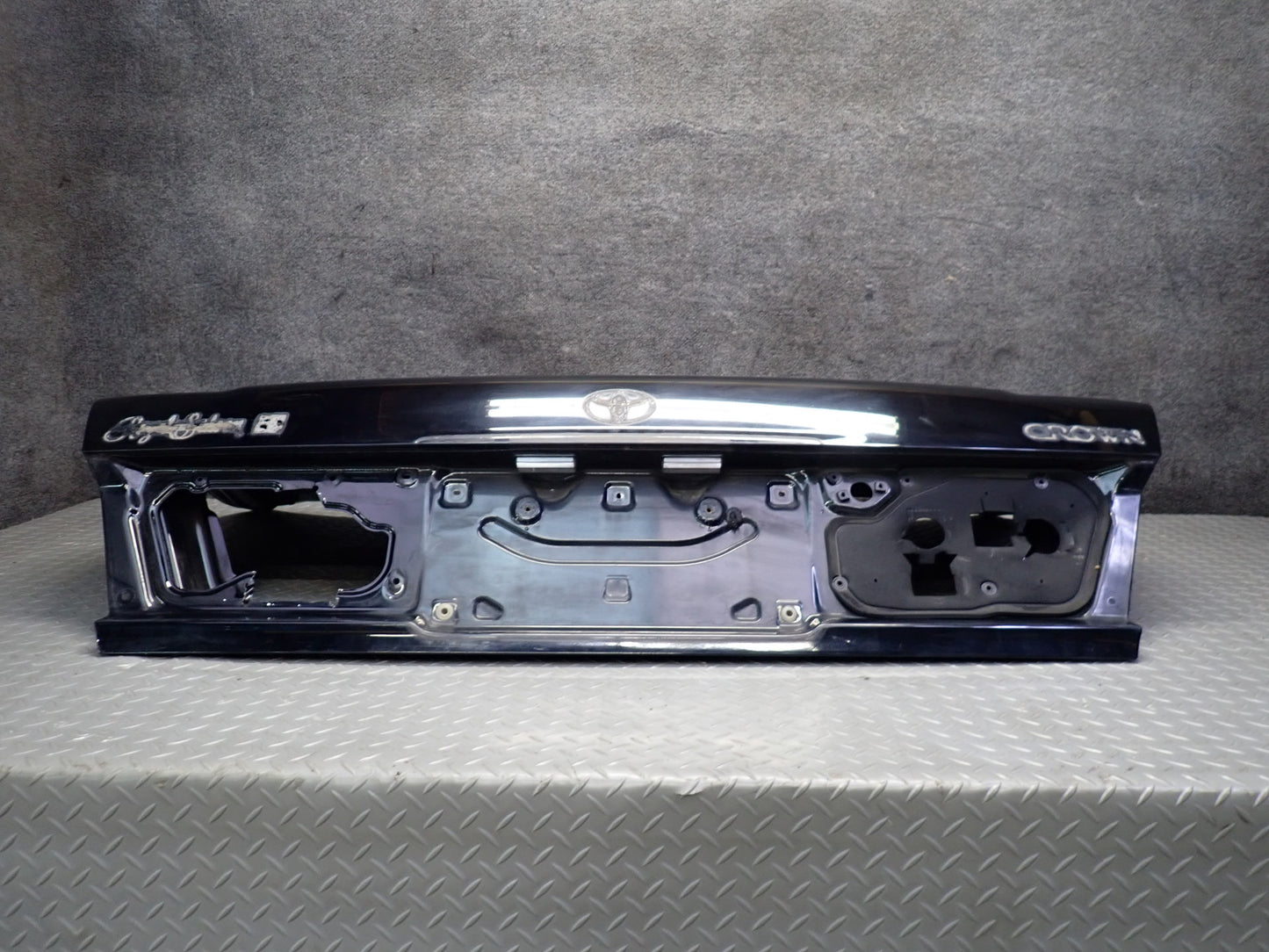 99-01 Toyota Crown JZS175 Rear Trunk Deck Lid Shell Cover Panel Black OEM