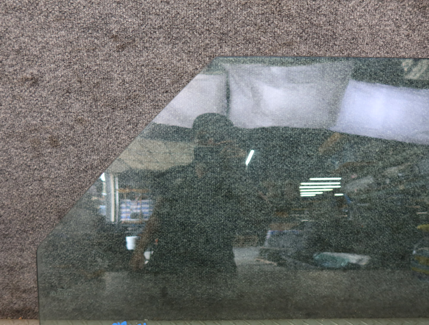 73-89 Mercedes R107 Convertible Front Left Driver Door Glass Window OEM